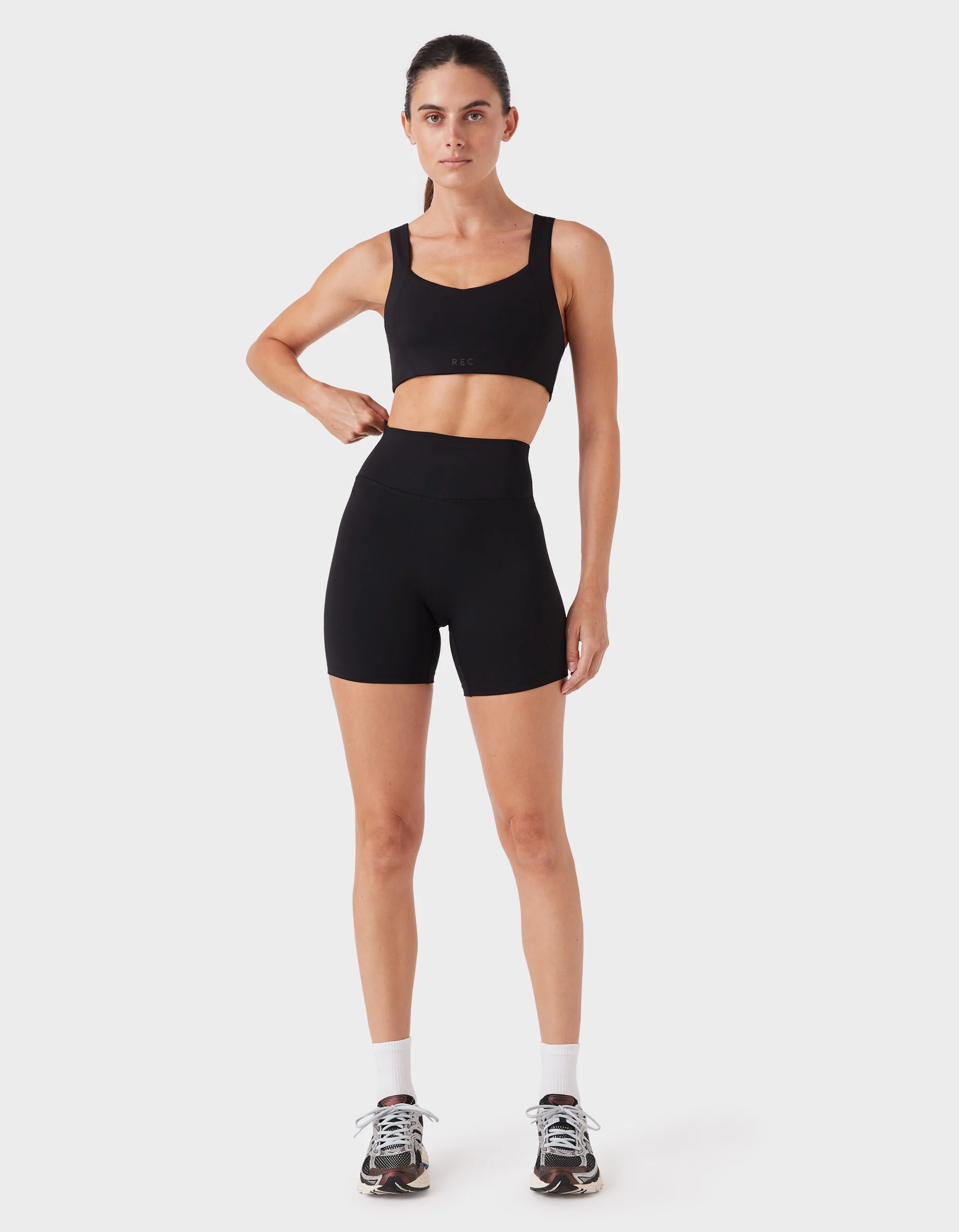 HOLDform V Sport Crop Blackout - Image 4