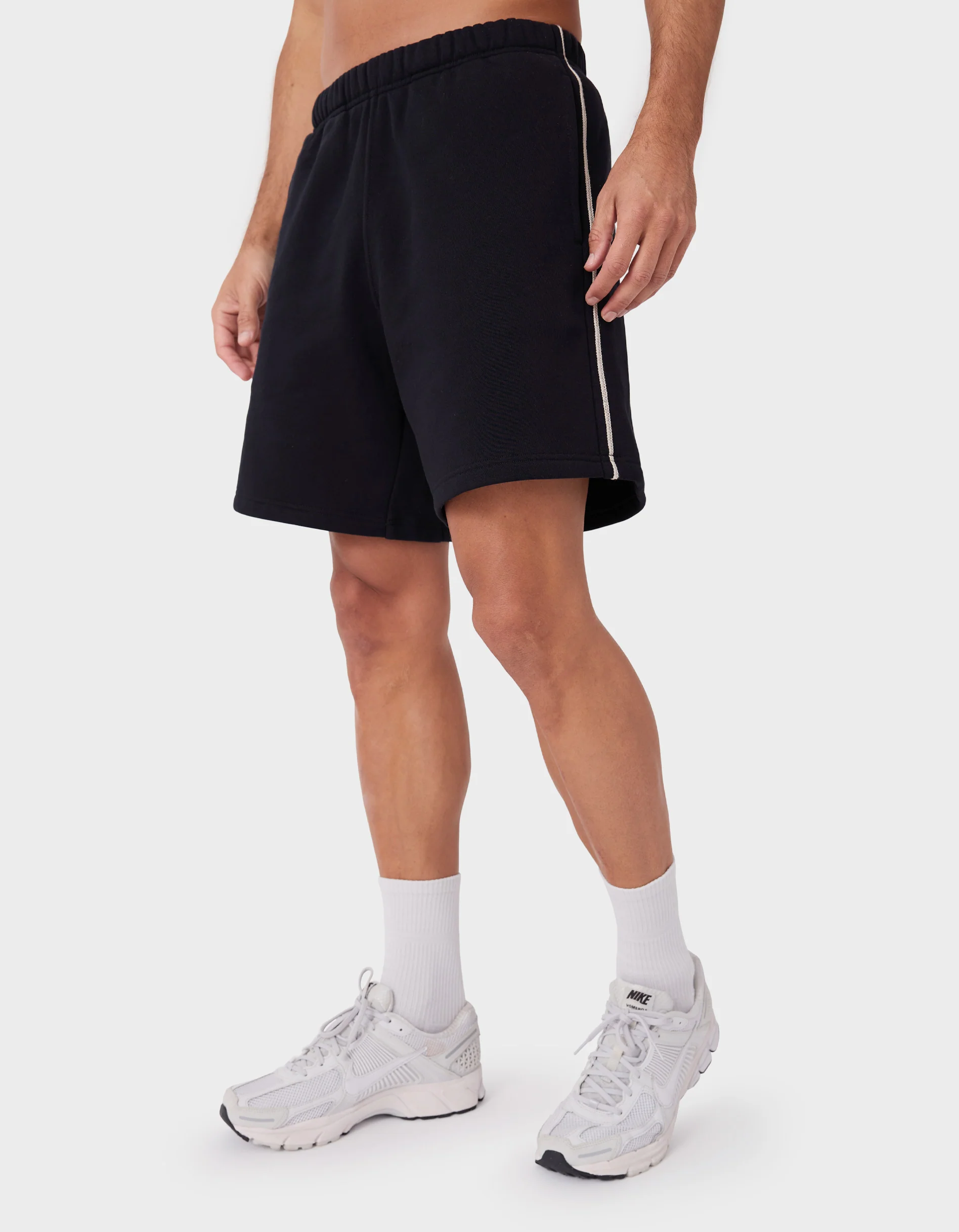 Mass Fleece Short Black - Image 3
