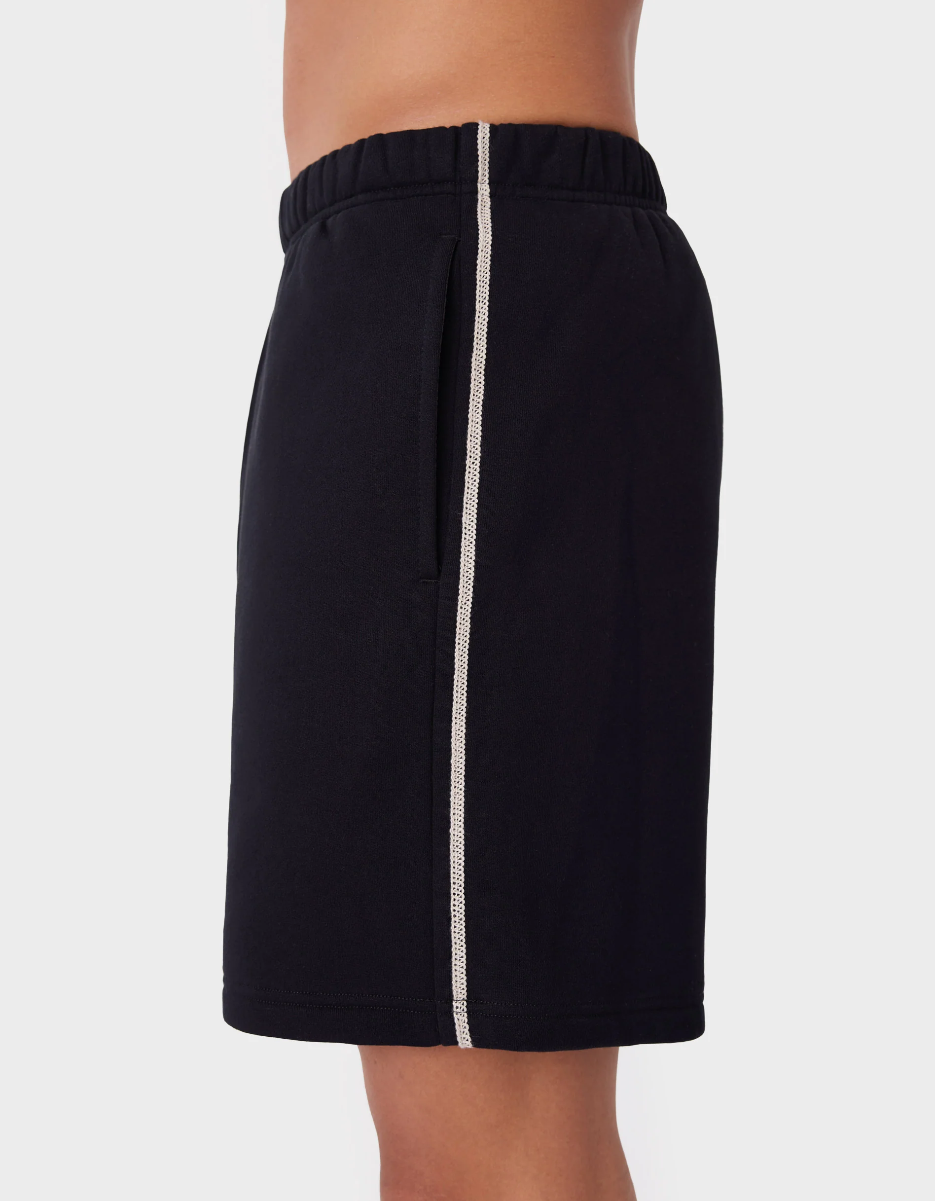 Mass Fleece Short Black - Image 4